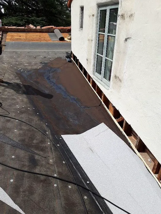 Wilcox Roofing & Construction Picture 2