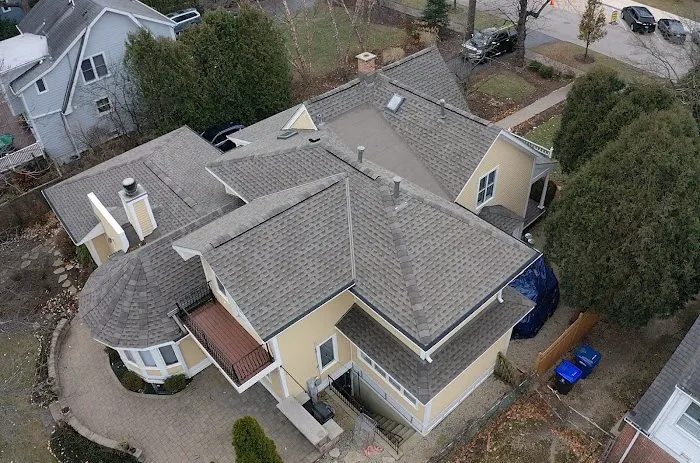 L Pro Roofing Company & Adjusting Picture 3