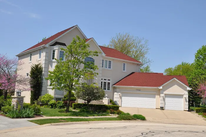 DELUXE ROOFING INC. Picture 2