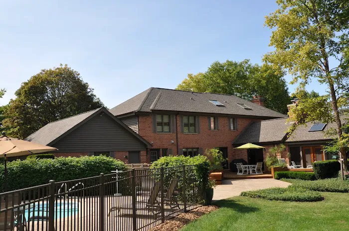 DELUXE ROOFING INC. Picture 4