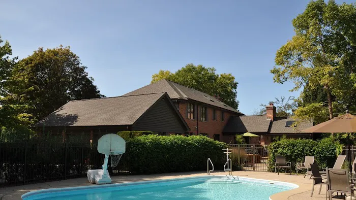 DELUXE ROOFING INC. Picture 8