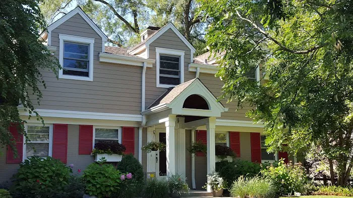 4 Exterior Picture 1