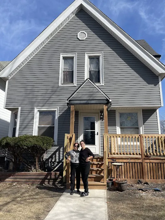 Diamond Lake Exteriors Inc Picture 1