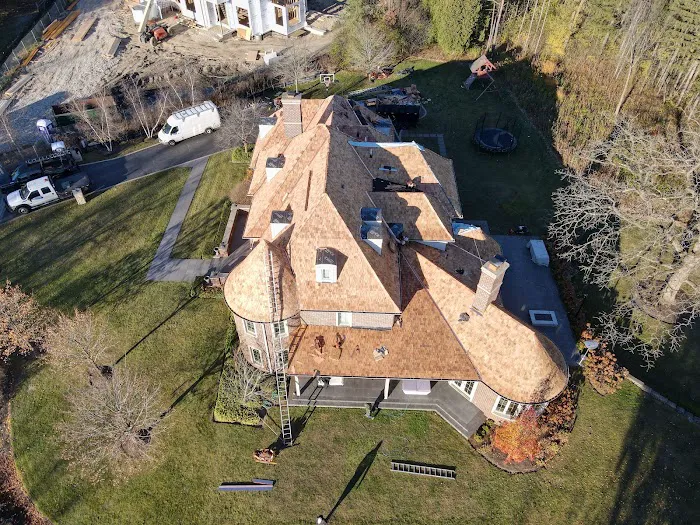 Midwest Cedar Roof Maintenance Picture 5