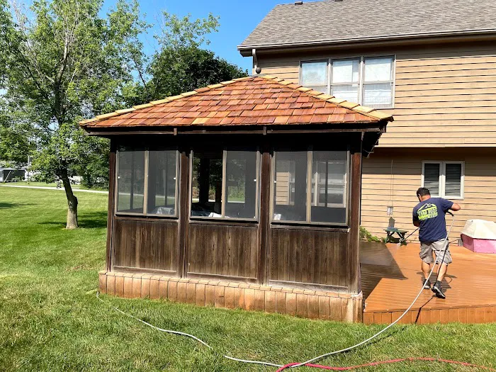 Midwest Cedar Roof Maintenance Picture 9