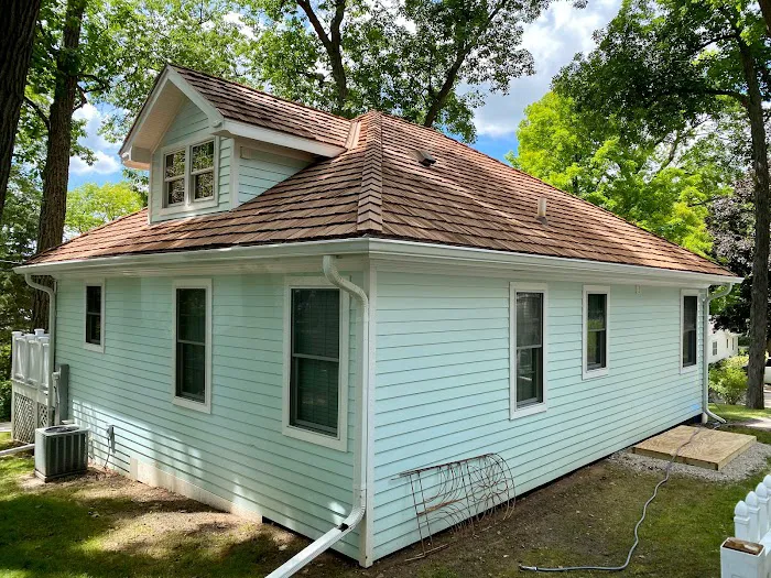 Midwest Cedar Roof Maintenance Picture 6