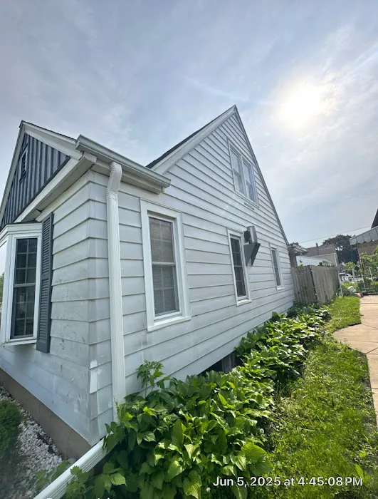 Gold Star Restoration Company Picture 1