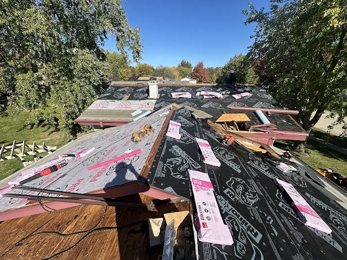 4 Seasons Roofing Service LLC Picture 3