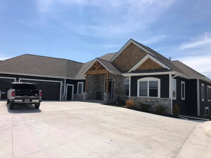 Heins Contracting Roofing and Siding Waukesha Picture 1