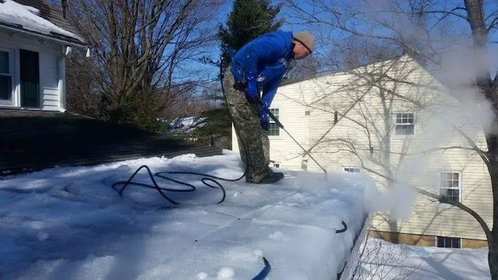 Milwaukee Ice Dam Removal Picture 3