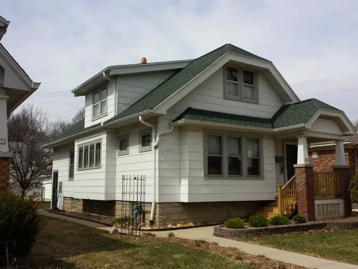 Stein Home Solutions Inc. - Roofing Service Picture 1