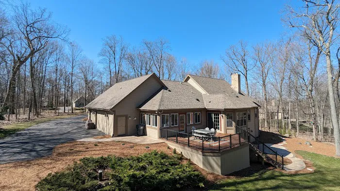 JRV Exteriors Picture 2