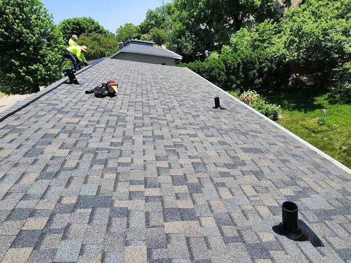 Distinct Exteriors & Roofer in Janesville Picture 8