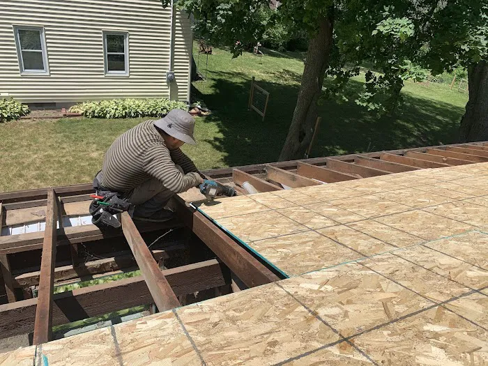 J & V Roofing LLC Picture 4