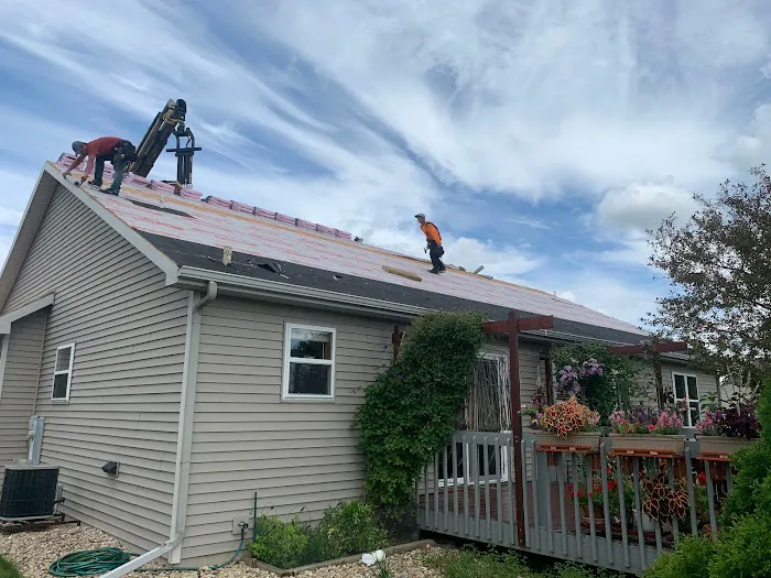 J & V Roofing LLC Picture 3