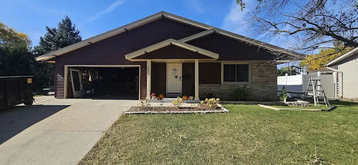 Larson's Home Exteriors Picture 7