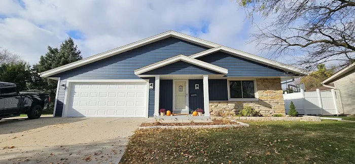 Larson's Home Exteriors Picture 6