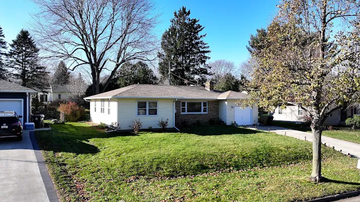 Isthmus Roofing Picture 5