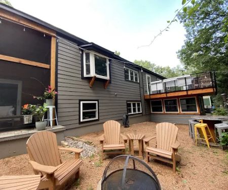 Leon's Roofing & Siding Inc