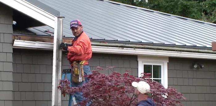 Milwaukee GutterGlove Picture 5