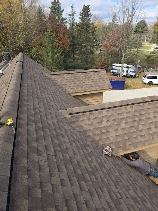 Gellings Roofing & Siding Picture 1