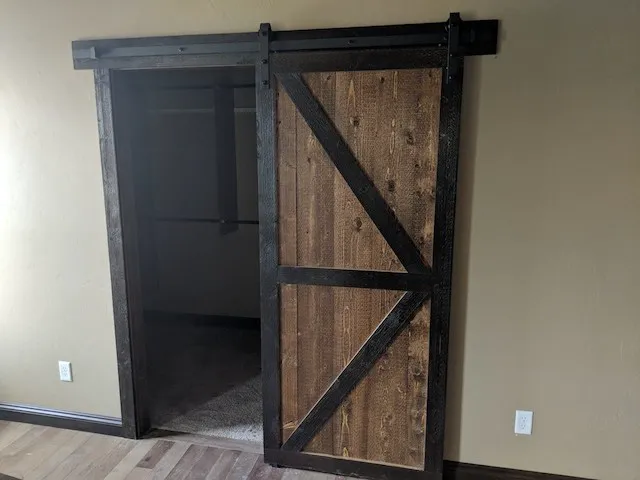 Empire Exteriors Picture 9