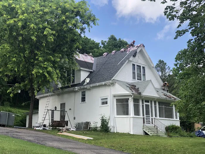 Great River Roofing Picture 1