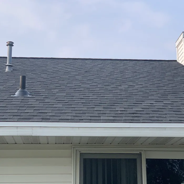 H AND S Roofing LLC Picture 3