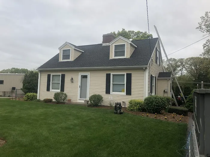 Munroe Roofing & Construction Picture 3