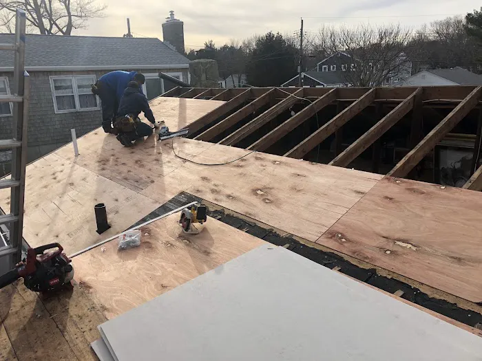 Munroe Roofing & Construction Picture 4