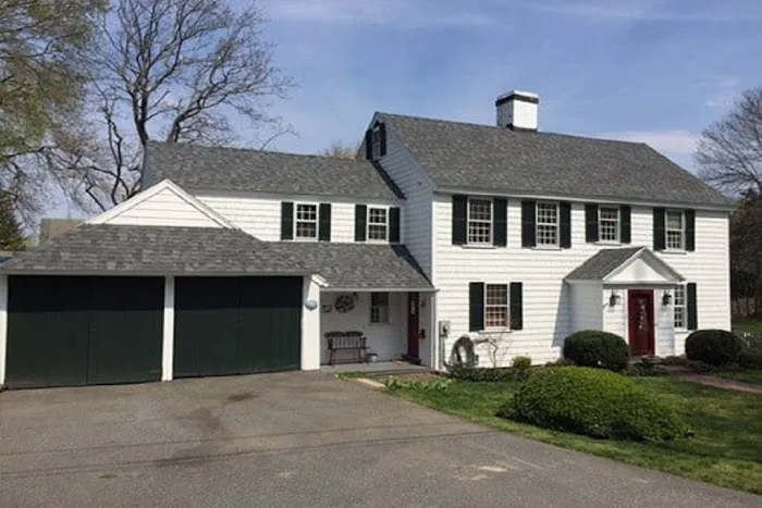 Damphousse Roofing LLP Picture 8