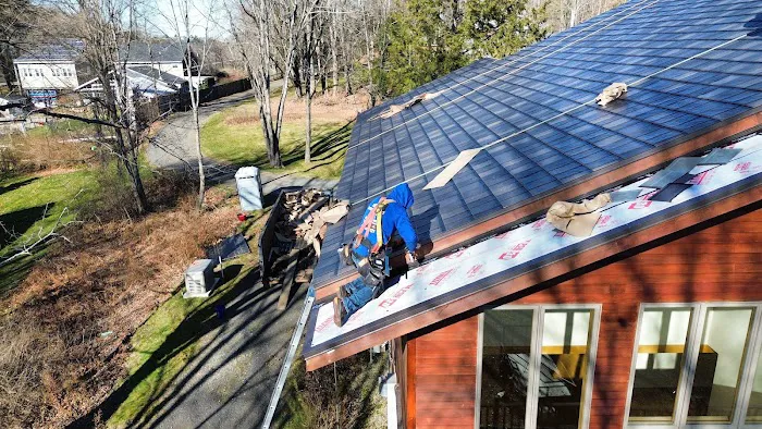 Adam Vaillancourt Roofing & Gutters Picture 4