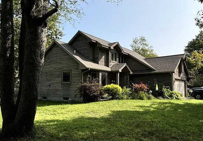 Lakefront Roofing & Exteriors, LLC Picture 10