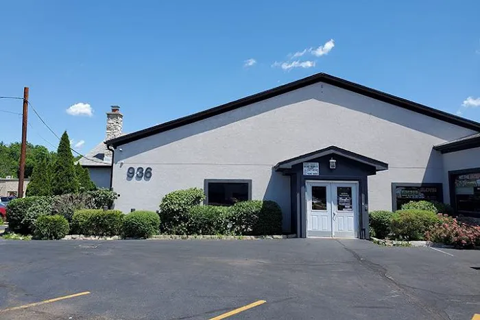 Singles Roofing & Construction Co Picture 1