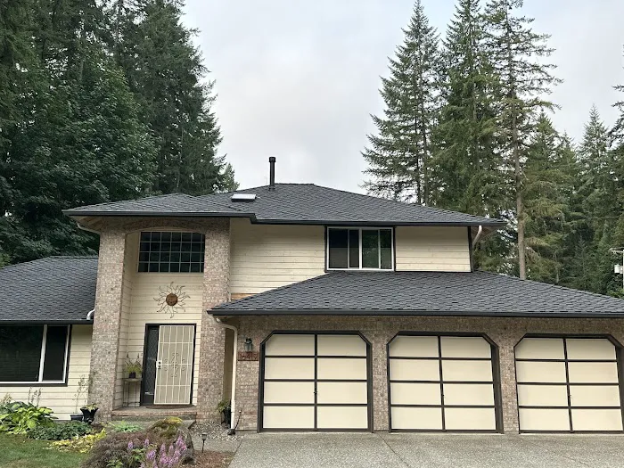 Cesar's Roofing LLC Picture 1