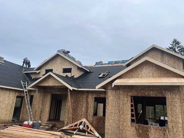 Gold Roofing LLC Picture 2