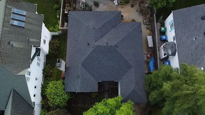 Valiant Roofing & construction Picture 2