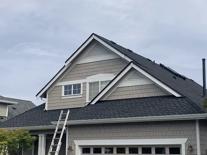 AJJMORALES ROOFING LLC Picture 4