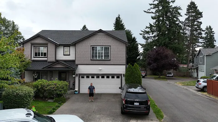 Reyes Roofing & Siding LLC Picture 4