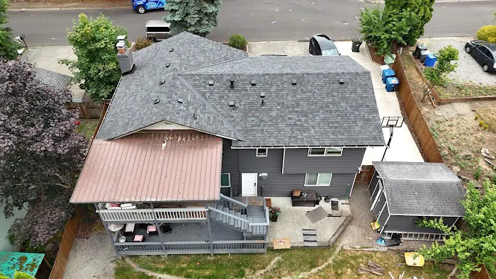 Reyes Roofing & Siding LLC Picture 9