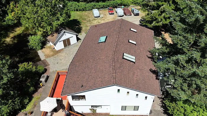 Reyes Roofing & Siding LLC Picture 2