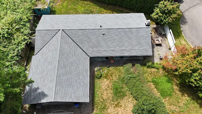 Reyes Roofing & Siding LLC Picture 8