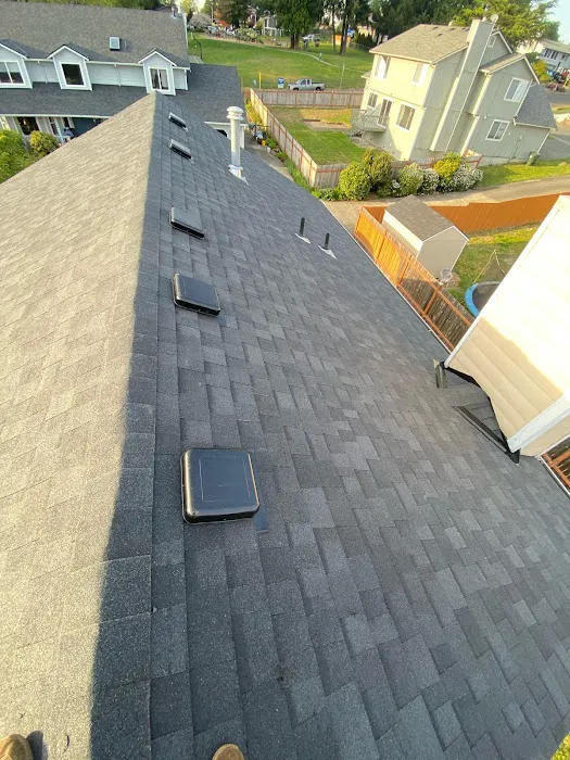 Reyes Roofing & Siding LLC Picture 4