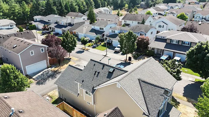 Reyes Roofing & Siding LLC Picture 6