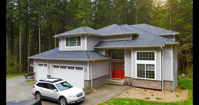 Four Seasons Roof & Remodel Service Picture 2