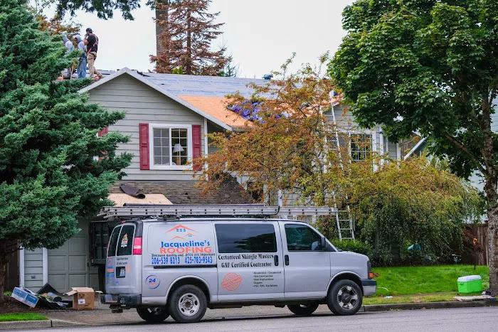 Jacqueline's Roofing Picture 7