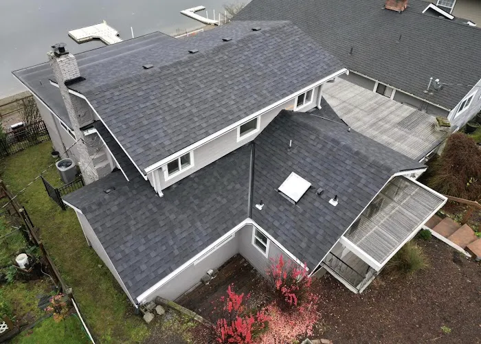 Bee Roofing and Exteriors, LLC Picture 2