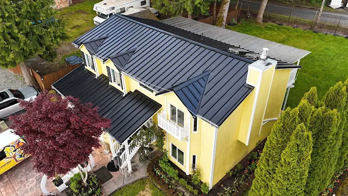 Bee Roofing and Exteriors, LLC Picture 7