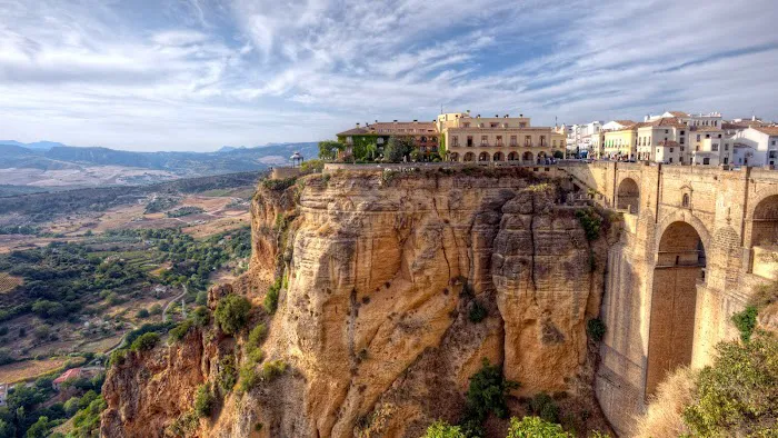 Bee Roofing and Exteriors, LLC Picture 4