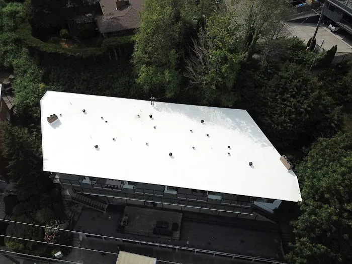 Flat Roof Pros — Roofing contractor for all types of roofs Picture 1